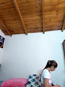 Iris love18 online show from 05-17-26, 04:07