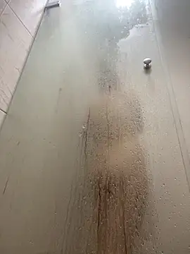 Iris love18 online show from 10-25-25, 12:10