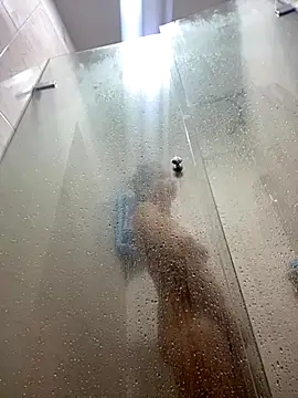 Iris love18 online show from 10-24-25, 11:09