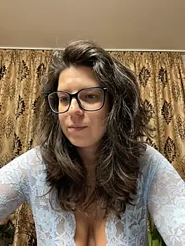 Snapshot of NadiraNoor chatting on 07-05-26, 10:38 NadiraNoor online show from 07-05-26, 10:38