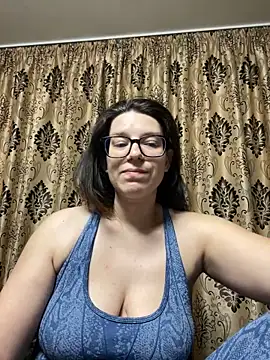 NadiraNoor online show from 04-22-26, 08:04