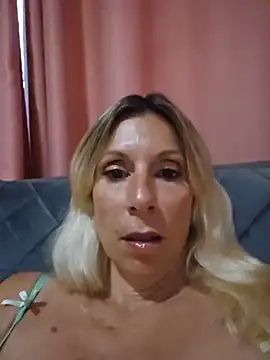 Snapshot of Ina_HotX chatting on 06-28-26, 04:57 Ina HotX online show from 06-28-26, 04:57