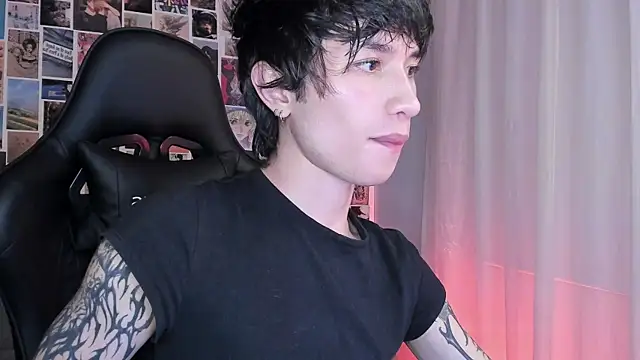 Snapshot of liamelf chatting on 03-06-25, 09:36 liamelf online show from 03-06-25, 09:36