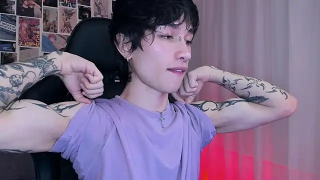 Snapshot of liamelf chatting on 03-13-25, 04:05 liamelf online show from 03-13-25, 04:05