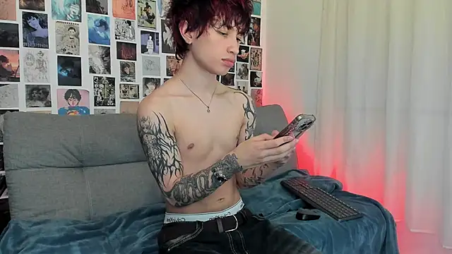 Snapshot of liamelf chatting on 12-22-25, 06:57 liamelf online show from 12-22-25, 06:57