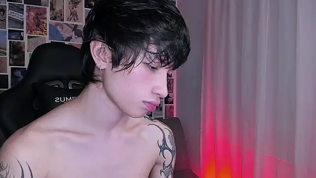 Snapshot of liamelf chatting on 03-19-25, 08:55 liamelf online show from 03-19-25, 08:55