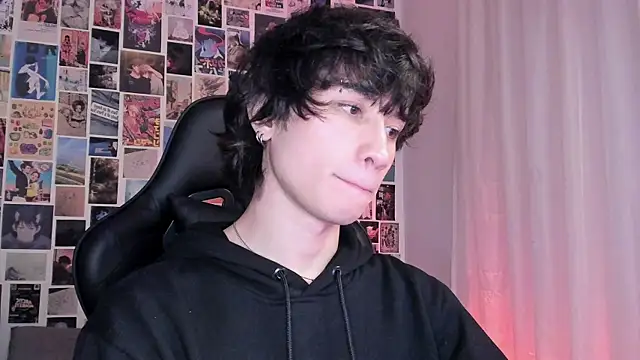 Snapshot of liamelf chatting on 01-14-25, 03:43 liamelf online show from 01-14-25, 03:43