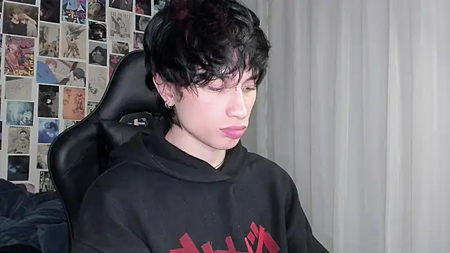 Snapshot of liamelf chatting on 09-19-25, 06:50 liamelf online show from 09-19-25, 06:50