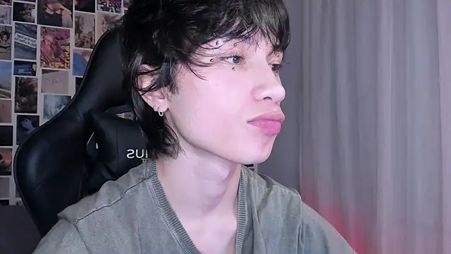 Snapshot of liamelf chatting on 03-23-25, 05:00 liamelf online show from 03-23-25, 05:00