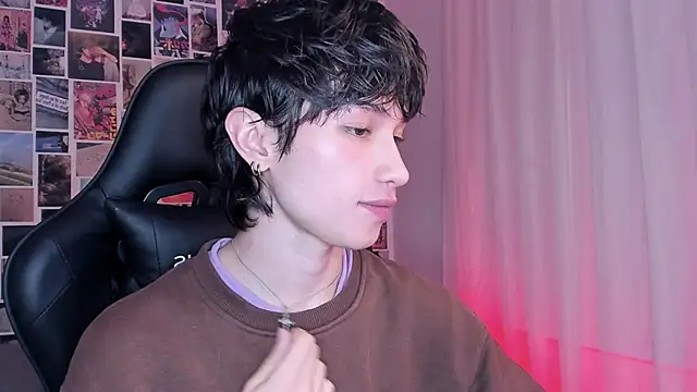 Snapshot of liamelf chatting on 01-25-25, 07:49 liamelf online show from 01-25-25, 07:49