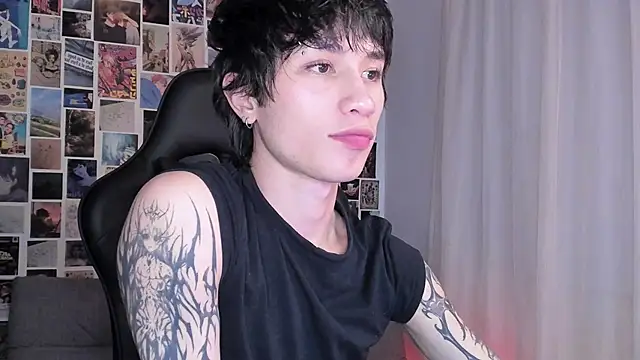 Snapshot of liamelf chatting on 03-06-25, 06:30 liamelf online show from 03-06-25, 06:30