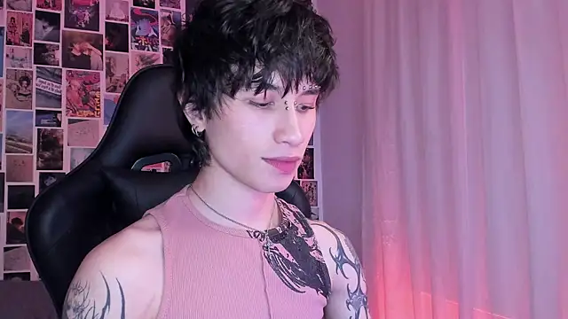 Snapshot of liamelf chatting on 01-20-25, 05:26 liamelf online show from 01-20-25, 05:26