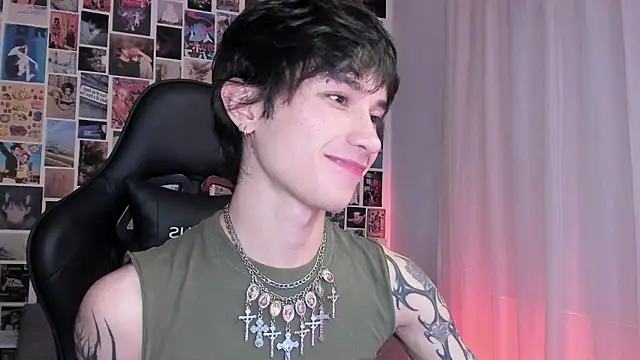 Snapshot of liamelf chatting on 03-05-25, 04:24 liamelf online show from 03-05-25, 04:24