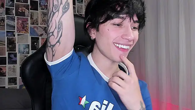 Snapshot of liamelf chatting on 09-25-25, 07:36 liamelf online show from 09-25-25, 07:36