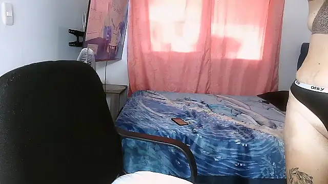 Snapshot of Chanel_87xxx chatting on 07-11-26, 07:03 Chanel 87xxx online show from 07-11-26, 07:03