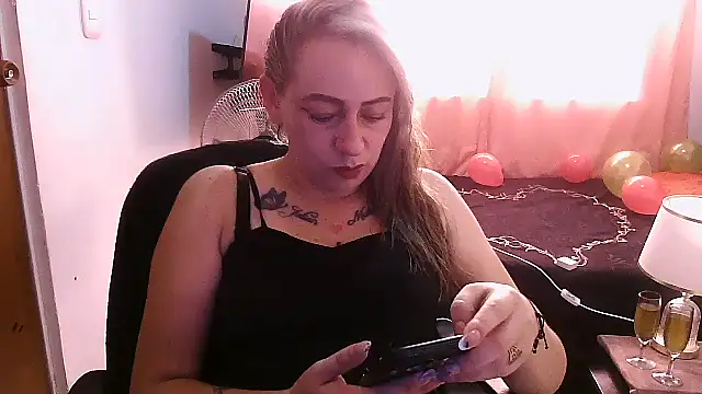 Snapshot of Chanel_87xxx chatting on 07-24-26, 10:28 Chanel 87xxx online show from 07-24-26, 10:28
