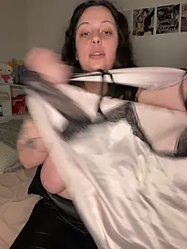 milkyhonybaby online show from 11-05-25, 03:09