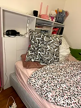 milkyhonybaby online show from 11-07-25, 09:30