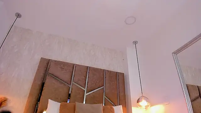 Martinaa Jones  online show from 02-18-26, 12:23