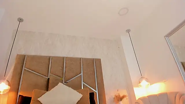 Martinaa Jones  online show from 01-13-26, 12:31