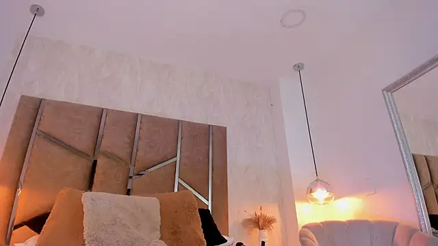 Martinaa Jones  online show from 01-09-26, 12:01