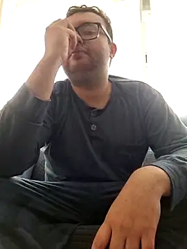 Javier bear online show from 03-27-26, 11:00