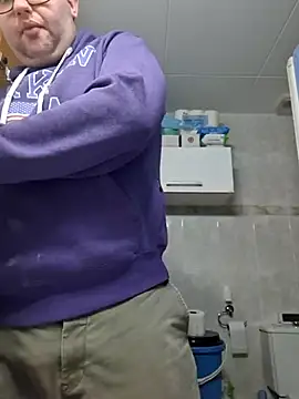 Javier bear online show from 11-26-25, 09:37