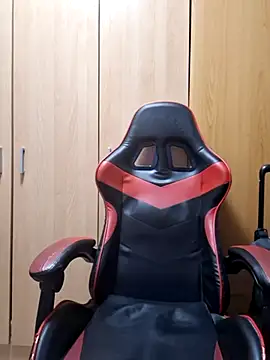 Javier bear online show from 10-17-25, 08:54