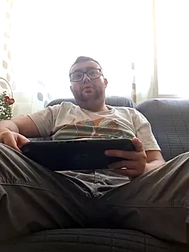 Javier bear online show from 04-28-26, 12:42