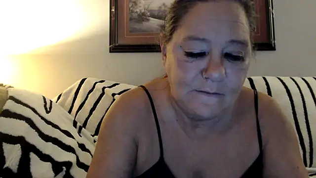 LexxiLeeds online show from 03-25-26, 10:25