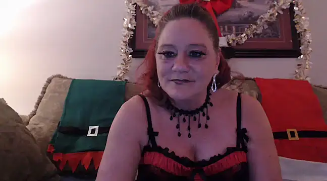 LexxiLeeds online show from 12-16-24, 08:16