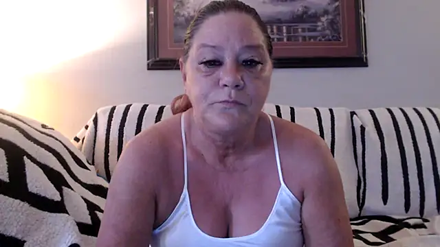 Snapshot of LexxiLeeds chatting on 05-19-26, 10:44 LexxiLeeds online show from 05-19-26, 10:44