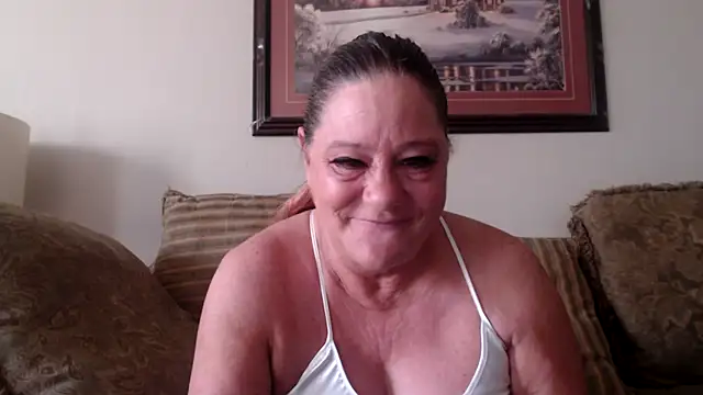Snapshot of LexxiLeeds chatting on 05-18-26, 11:04 LexxiLeeds online show from 05-18-26, 11:04