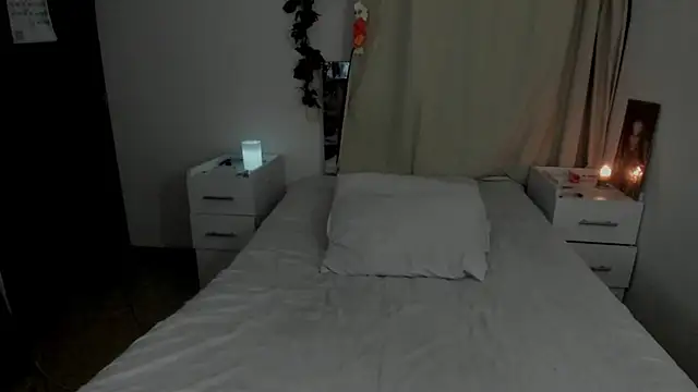 Lucyerobbie online show from 03-21-26, 02:13