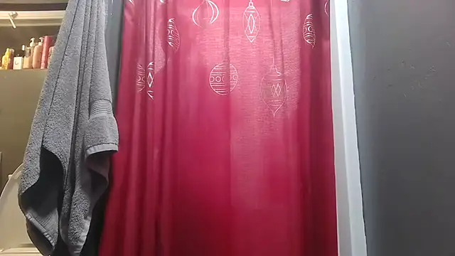Snapshot of Glitt3rqueen341 chatting on 09-11-25, 11:32 Glitt3rqueen341 online show from 09-11-25, 11:32