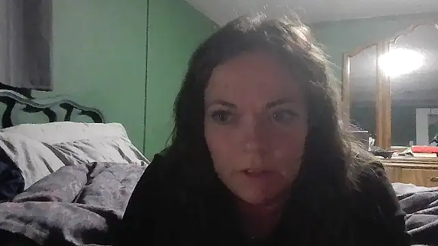 Snapshot of Glitt3rqueen341 chatting on 10-07-25, 04:24 Glitt3rqueen341 online show from 10-07-25, 04:24