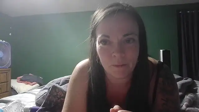 Snapshot of Glitt3rqueen341 chatting on 09-09-25, 04:44 Glitt3rqueen341 online show from 09-09-25, 04:44