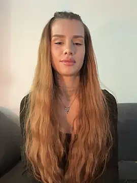 EmiliaCatalina online show from 06-29-26, 06:29
