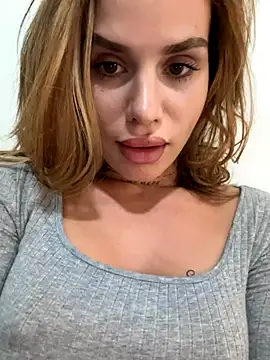 EmiliaCatalina online show from 11-07-25, 09:41