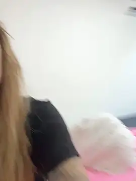 EmiliaCatalina online show from 10-12-25, 09:16