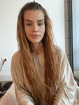 EmiliaCatalina online show from 08-01-26, 05:33