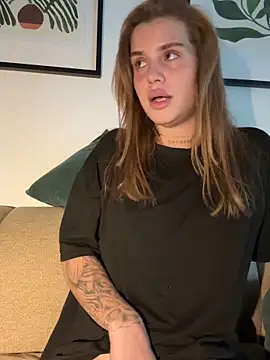 EmiliaCatalina online show from 09-08-25, 08:41