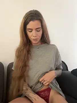 Snapshot of EmiliaCatalina chatting on 03-01-26, 06:08 EmiliaCatalina online show from 03-01-26, 06:08