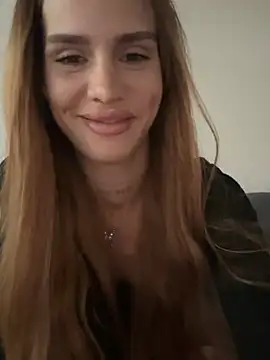 EmiliaCatalina online show from 06-25-26, 07:19