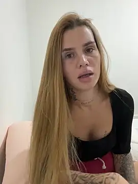 EmiliaCatalina online show from 09-30-25, 12:05