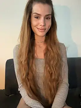EmiliaCatalina online show from 07-04-26, 08:35
