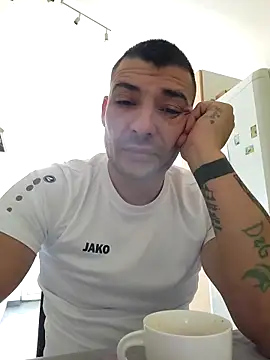 Zoltanioan26 online show from 11-29-25, 08:58