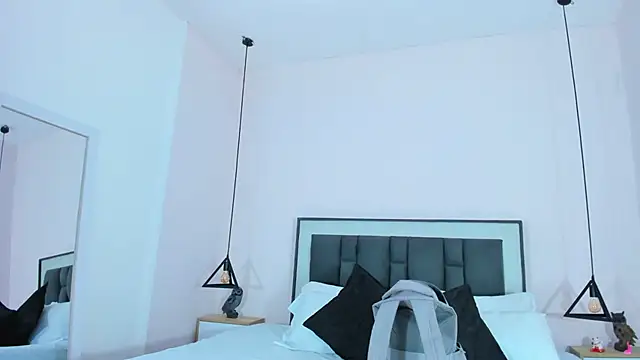 victoria cooper3 online show from 11-17-25, 09:46