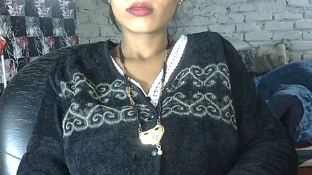 Anjali Milsi online show from 12-18-25, 04:22