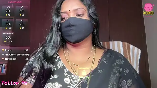 Snapshot of vani-09 chatting on 05-16-26, 11:09 vani-09 online show from 05-16-26, 11:09